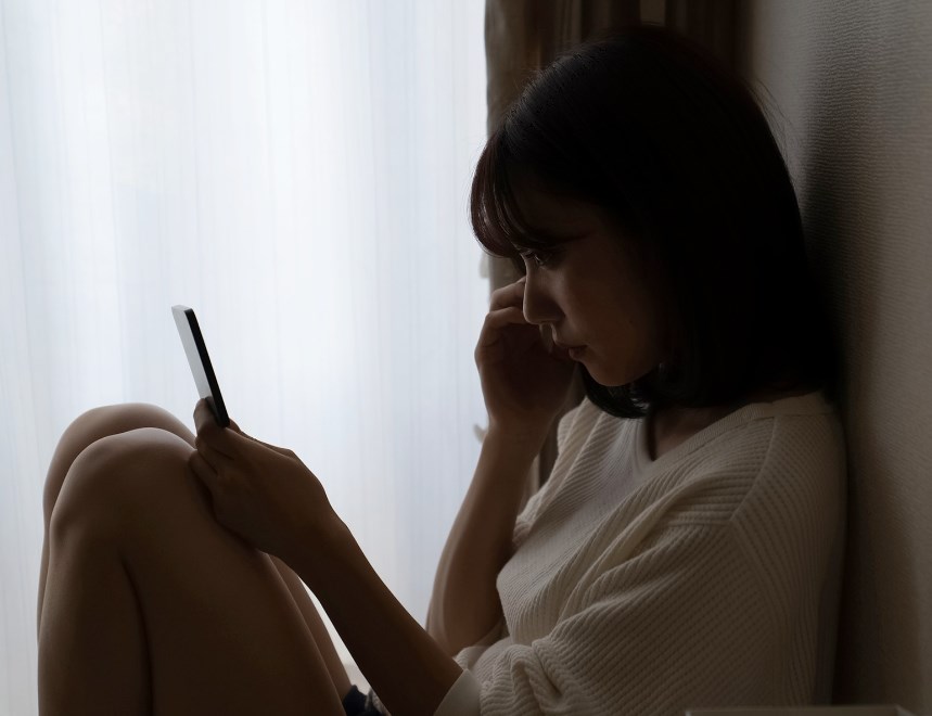 ２４歳都内1人暮らし、年収200万円。「もう限界…退職したい」